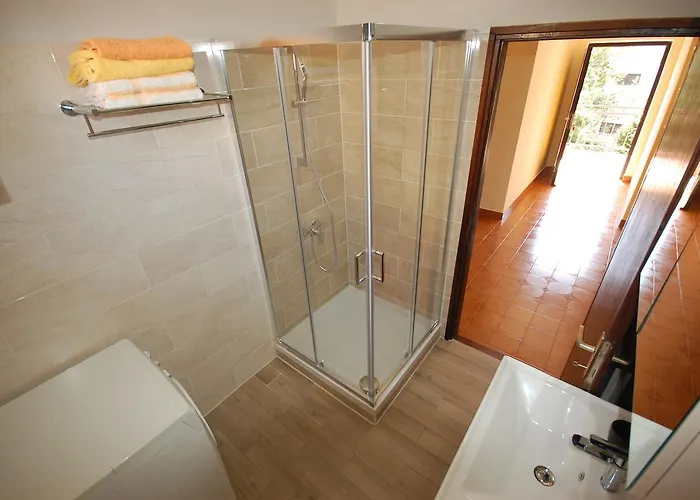 Lägenhet Alex By El-pi Tours Njivice